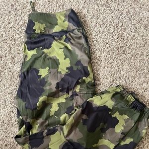 Cargo pants high rise